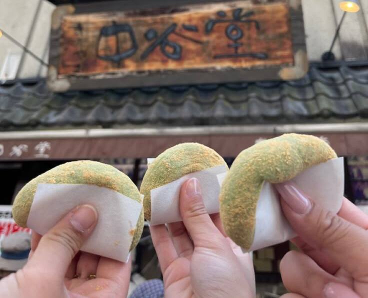 🗼✨ طوكيو في الشتاء: هروب سحري إلى عالم الثلج والأنوار ❄️🏮