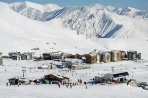 التزلج في جورجيا: أفضل المنتجعات وأفضل وقت للتزلج منتجع جودوري
